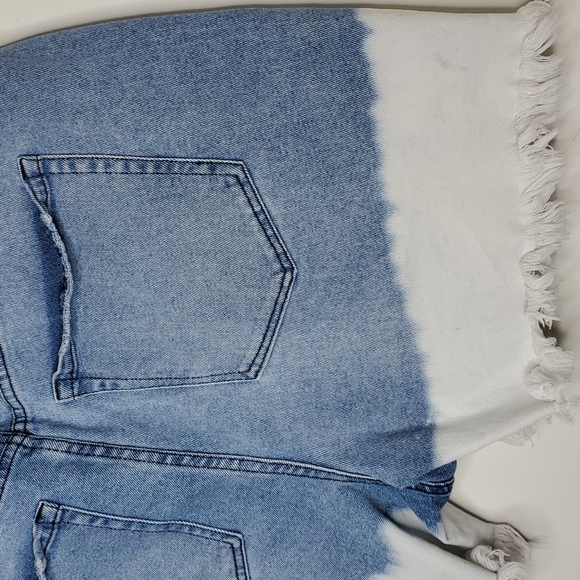 Lane Bryant diptide girlfriend bleached shorts - Picture 3 of 11